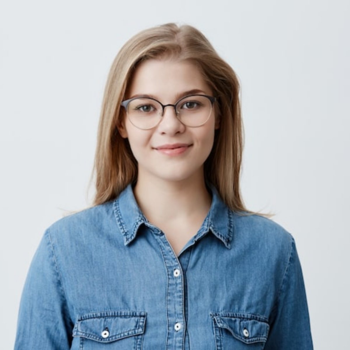 handsome-unshaven-european-man-has-serious-self-confident-expression-wears-glasses_273609-17344 (1)